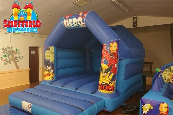 A picture of the medium heroes bouncy castle in Sheffield
